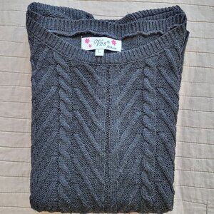 V28 Women’s Fashion Sweater Size Large